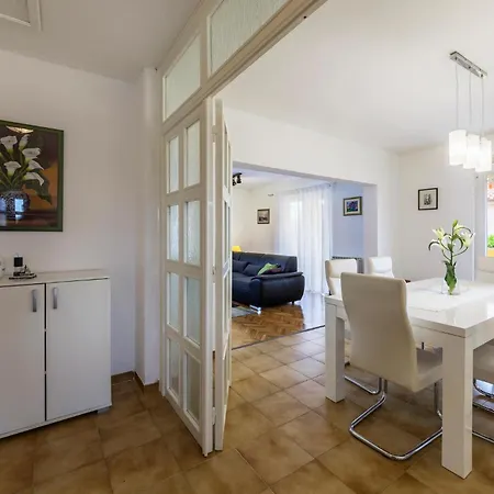 Amazing Home In Labin * לאבין