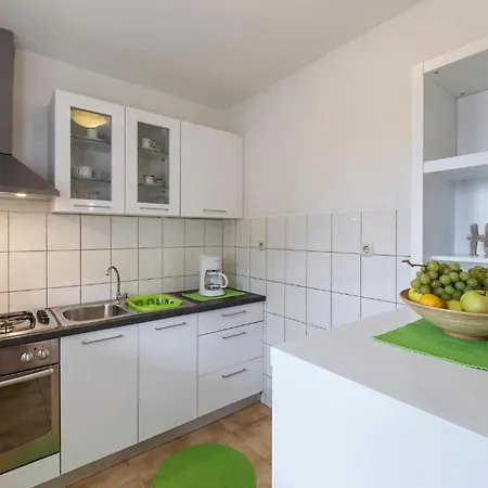 3 Bedroom Gorgeous In Holiday home *