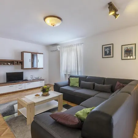 בית נופש Amazing Home In Labin *