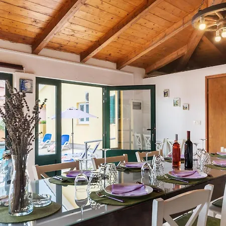 3 Bedroom Gorgeous In Holiday home Labin (Istria)
