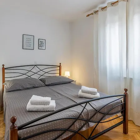 3 Bedroom Gorgeous In Labin (Istria)