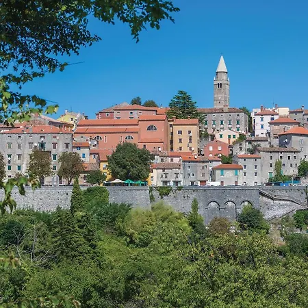 Amazing Home In Labin בית נופש *